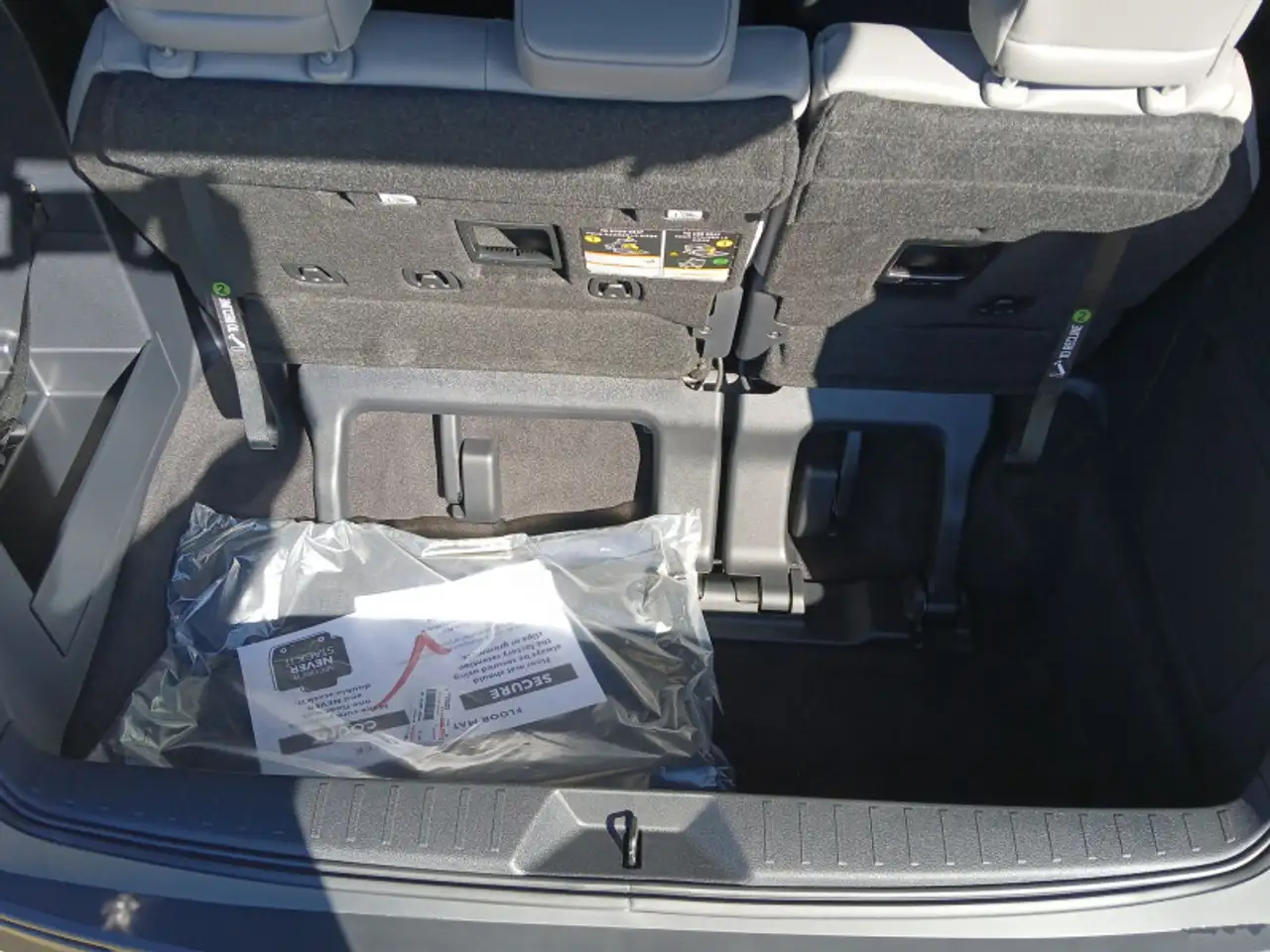 Toyota Sienna снимка Toyota Sienna