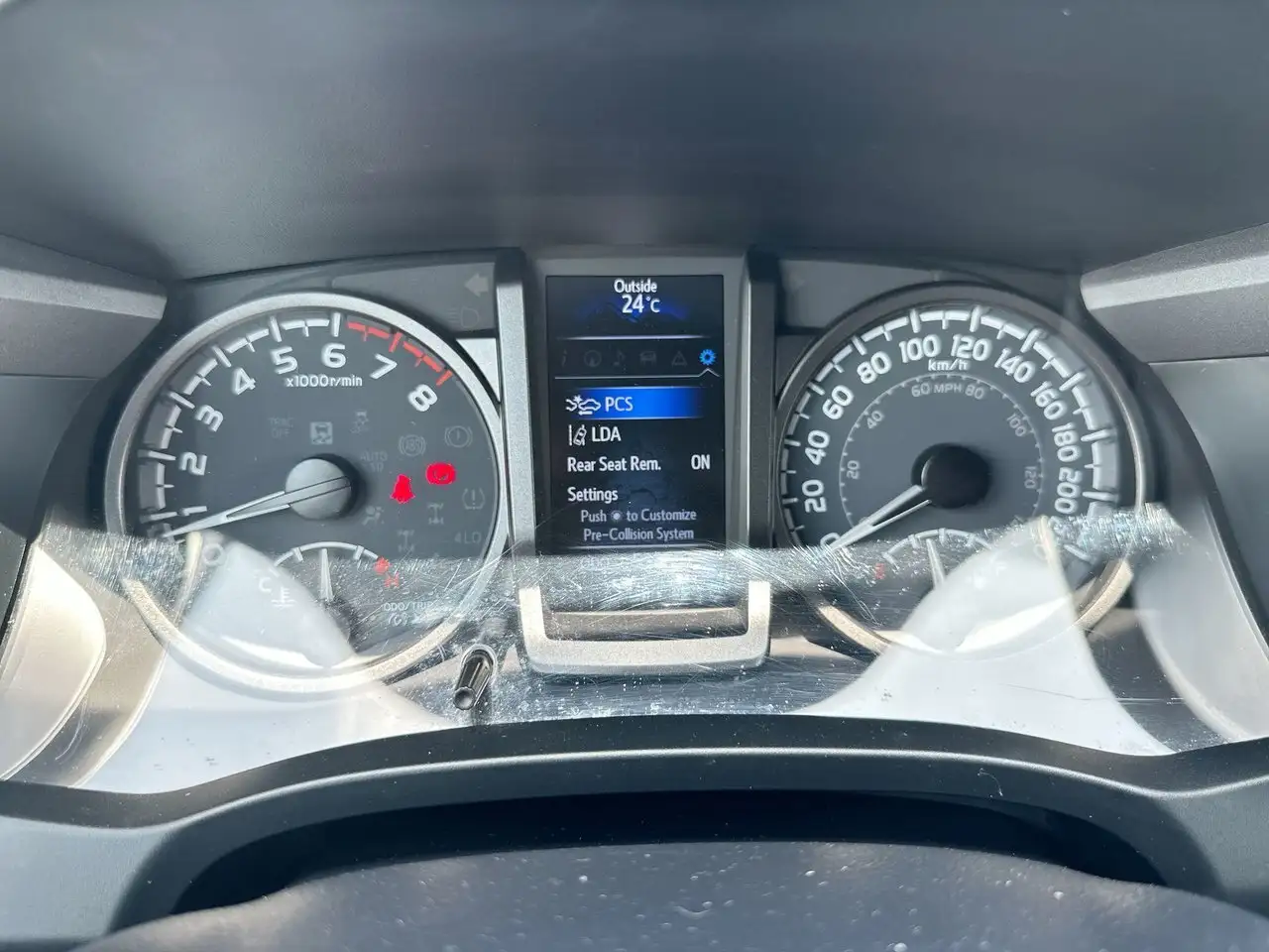 Toyota Tacoma снимка Toyota Tacoma