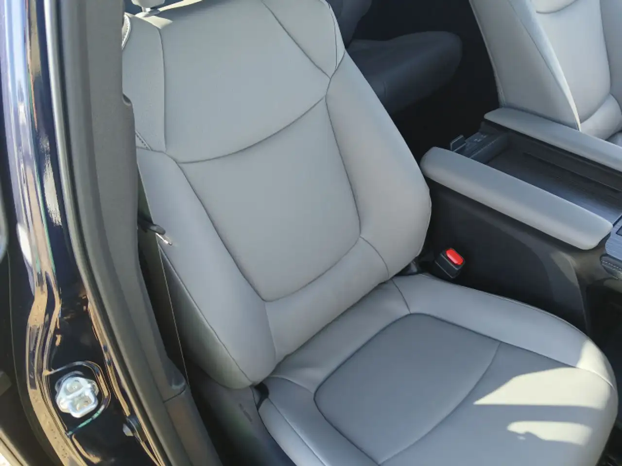 Toyota Sienna снимка Toyota Sienna
