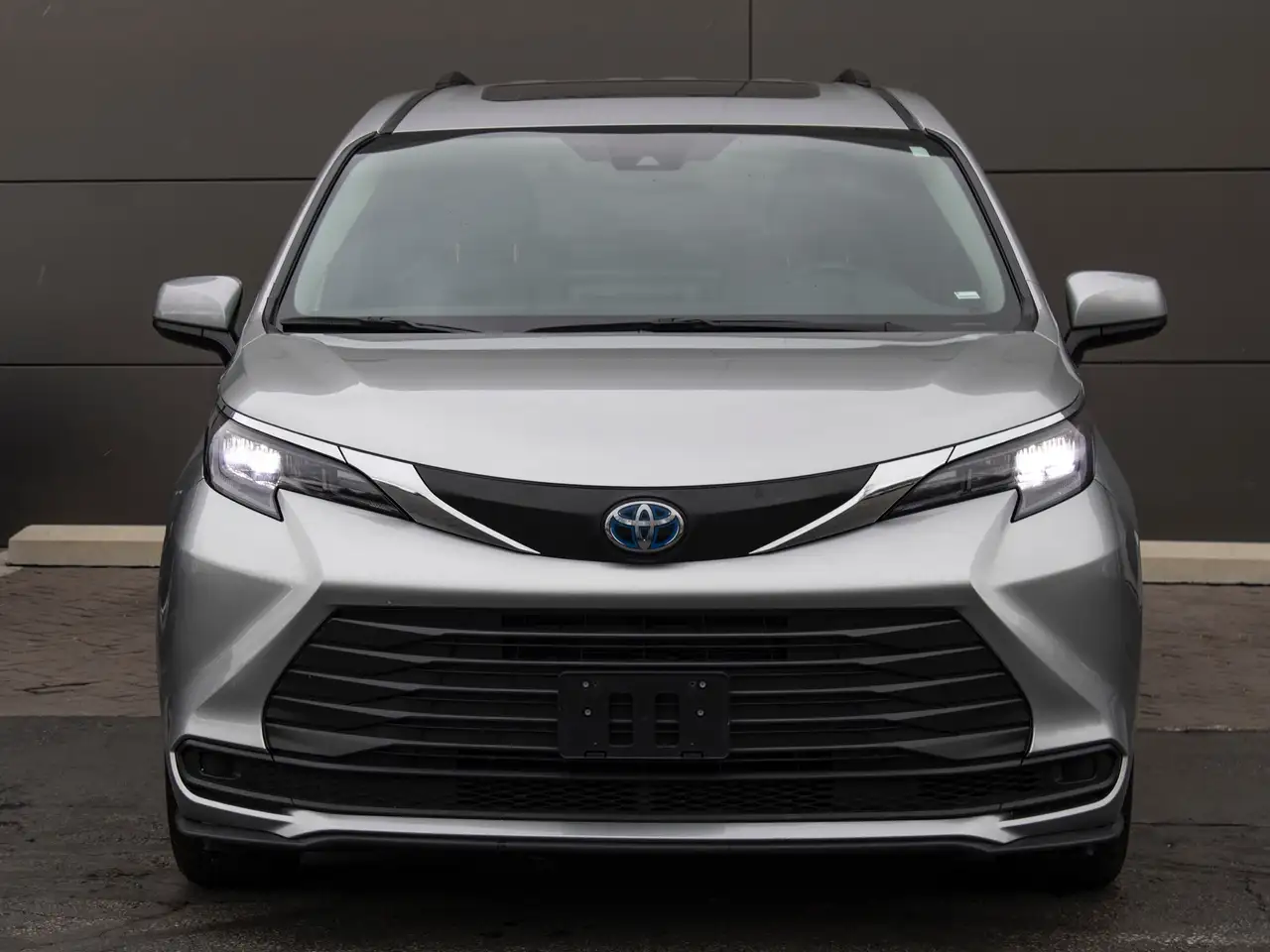 Toyota Sienna снимка Toyota Sienna