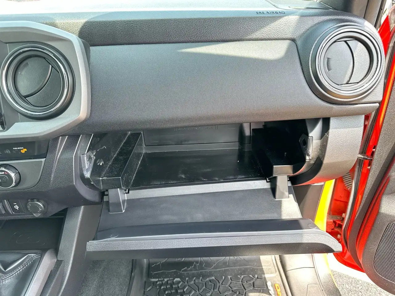 Toyota Tacoma снимка Toyota Tacoma