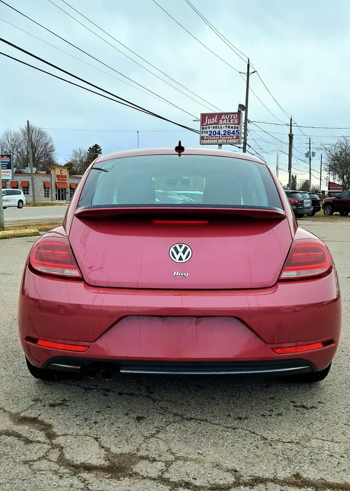 Volkswagen Beetle снимка Volkswagen Beetle