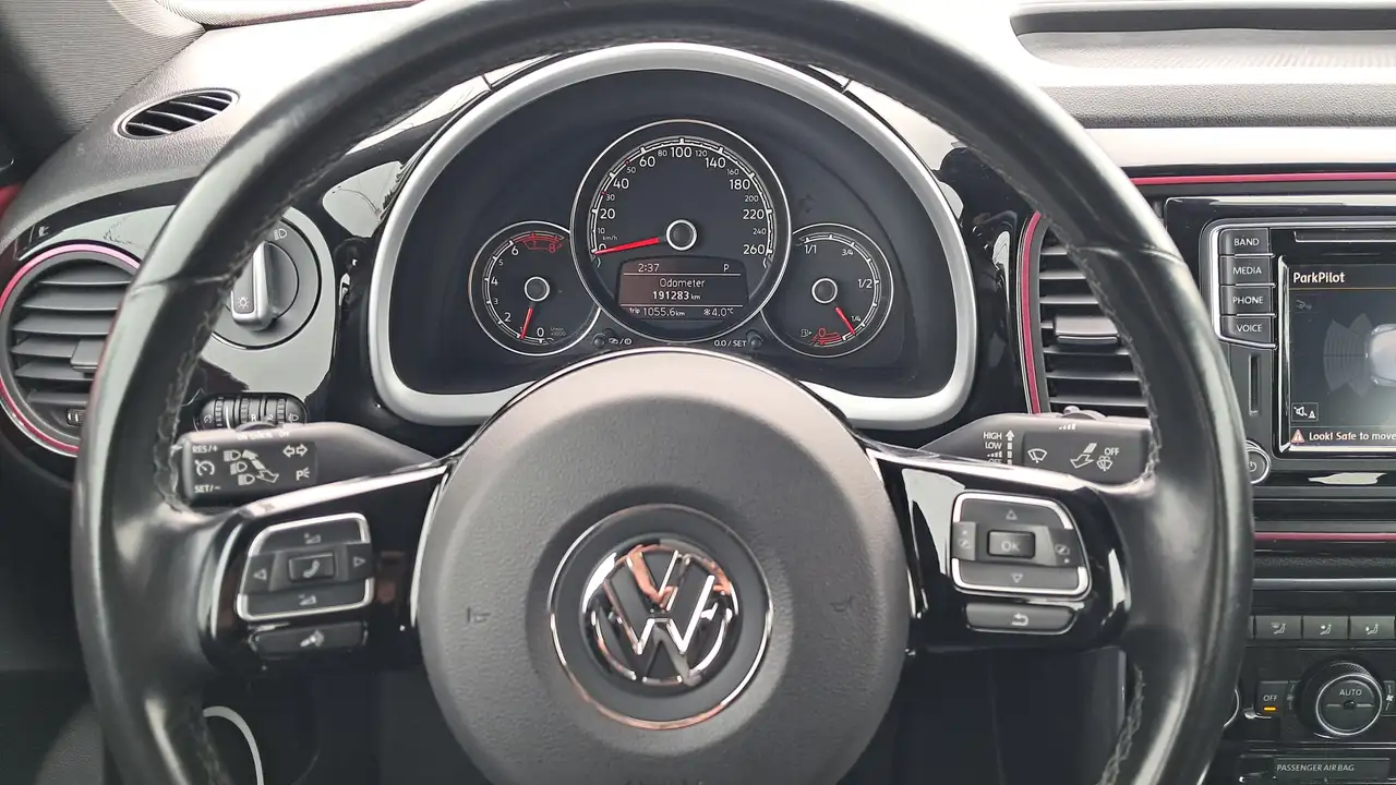 Volkswagen Beetle снимка Volkswagen Beetle