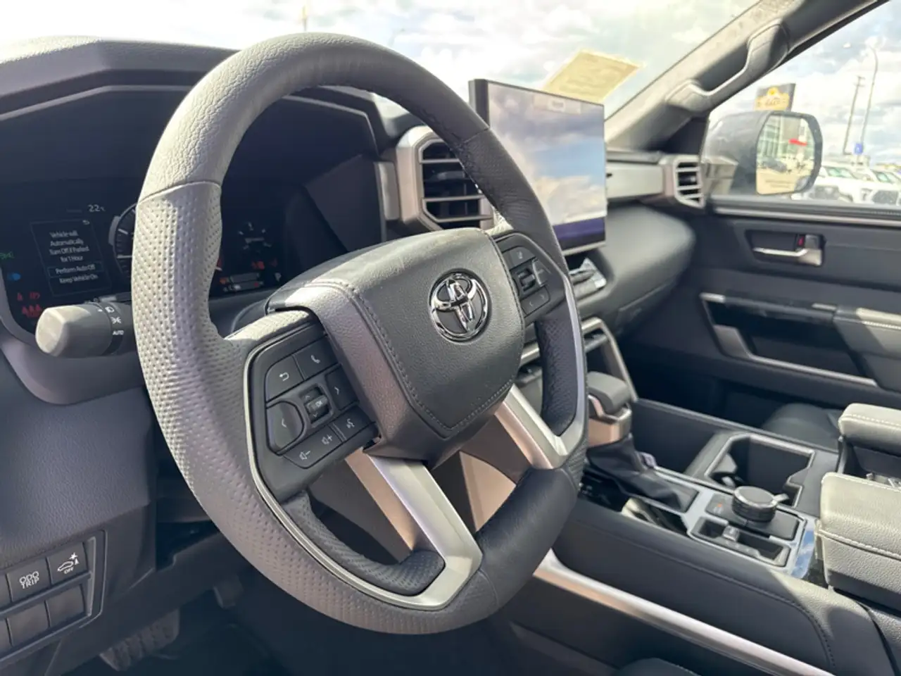 Toyota Tundra снимка Toyota Tundra
