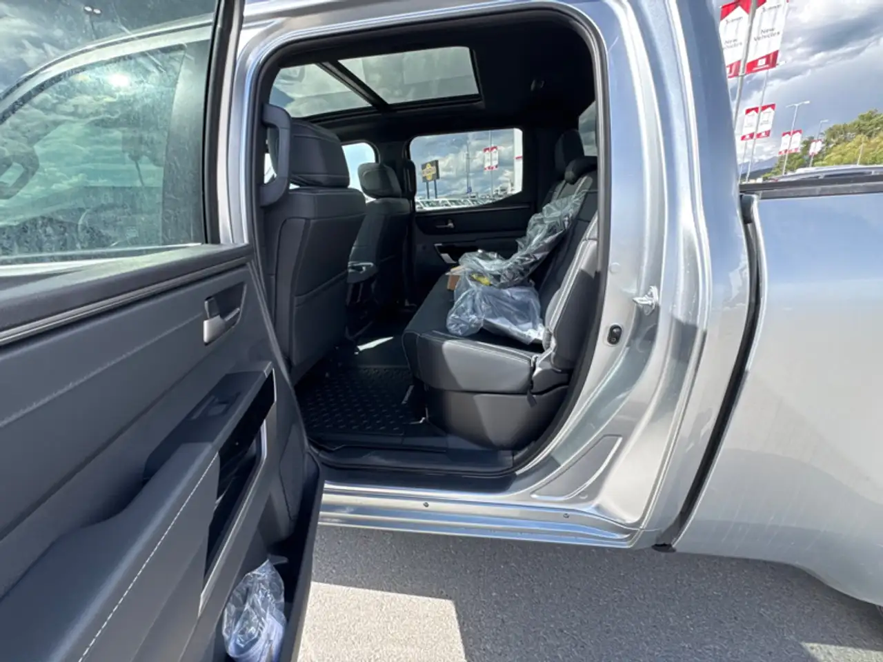 Toyota Tundra снимка Toyota Tundra