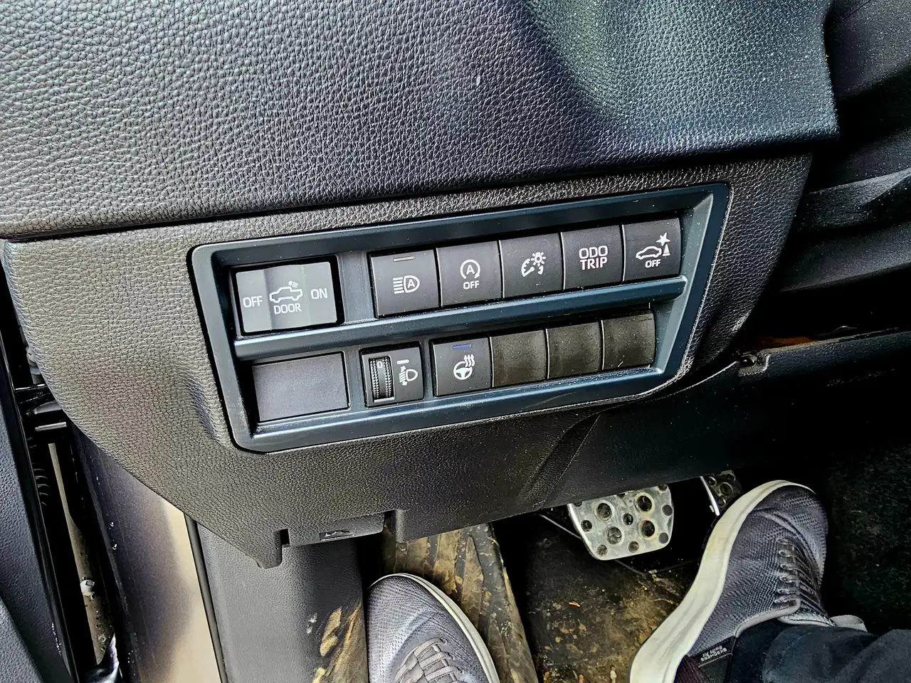 Toyota Tundra снимка Toyota Tundra