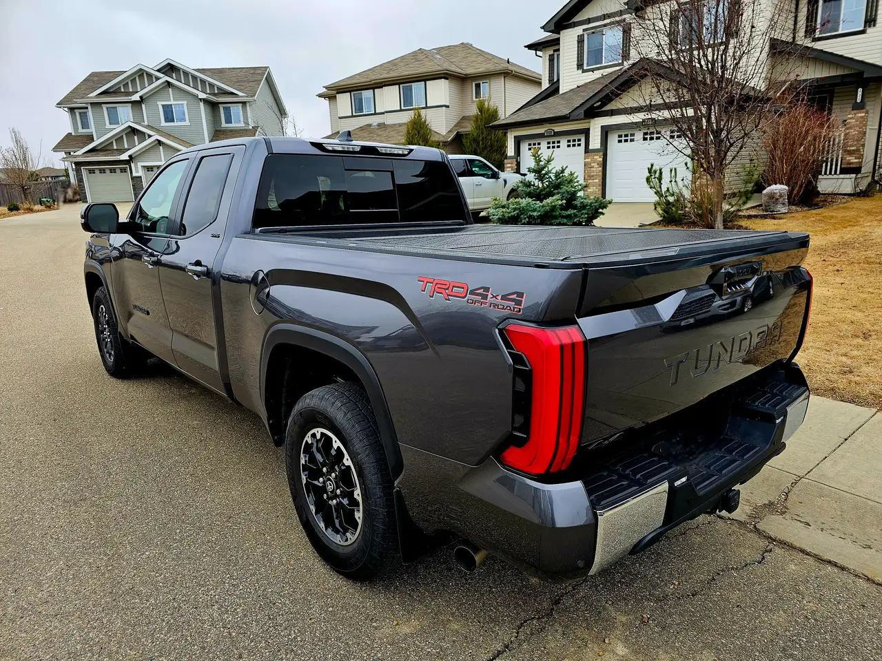 Toyota Tundra снимка Toyota Tundra