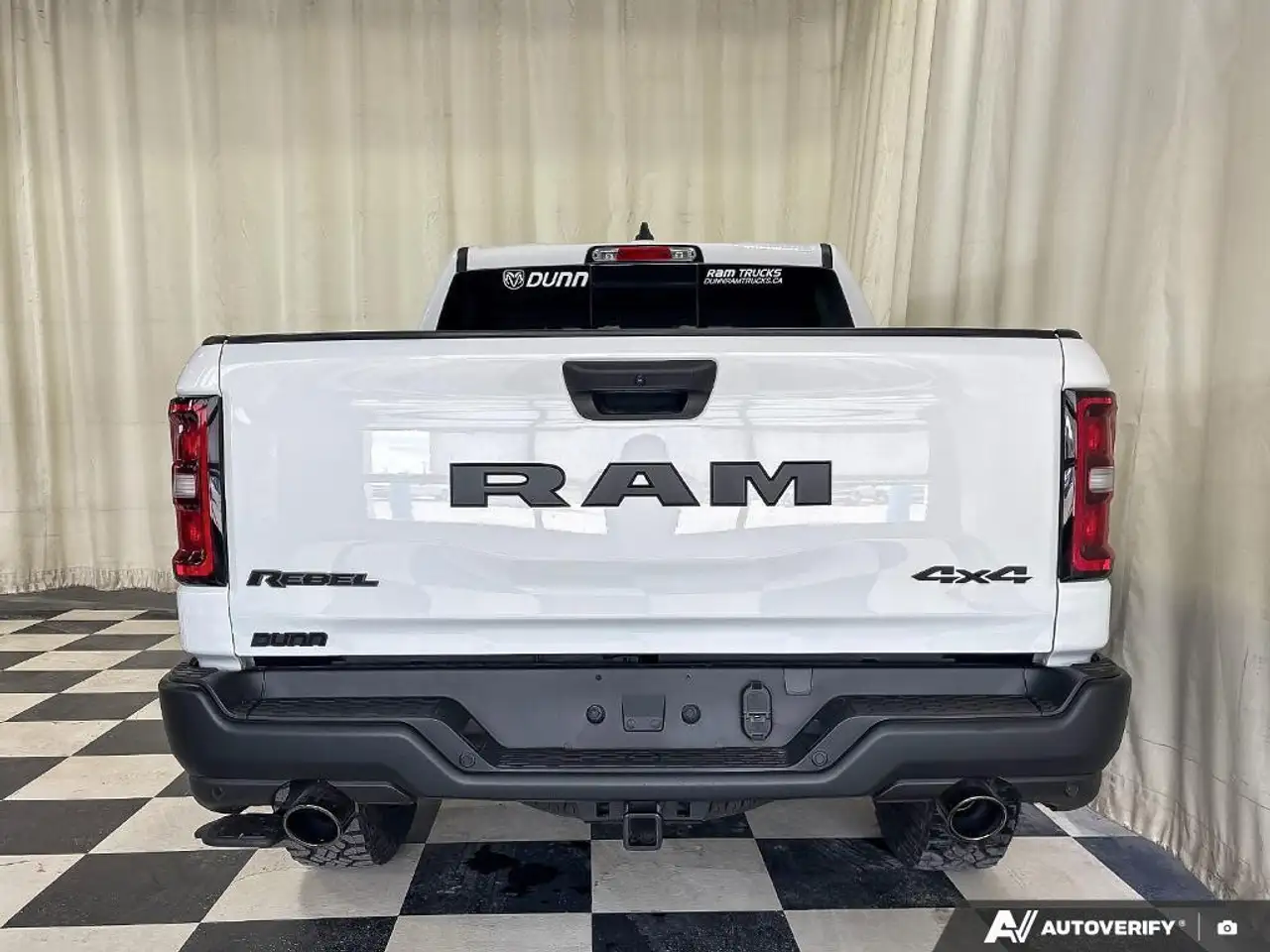 RAM 1500 снимка RAM 1500