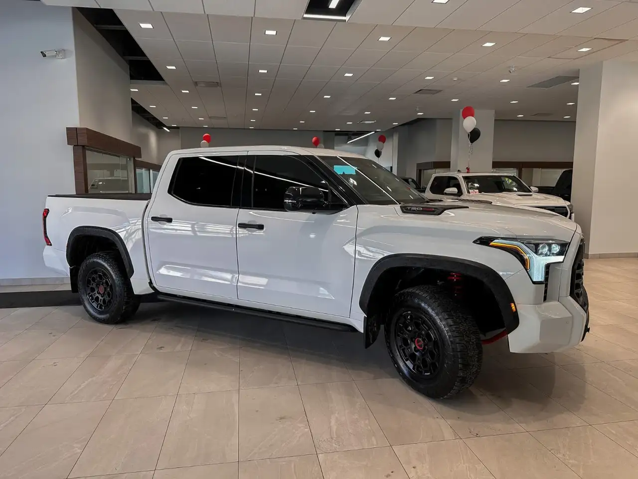 Toyota Tundra снимка Toyota Tundra