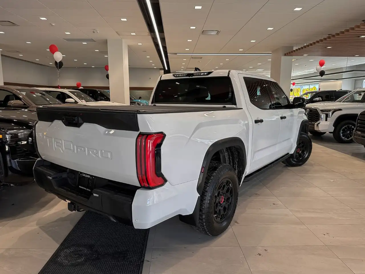 Toyota Tundra снимка Toyota Tundra