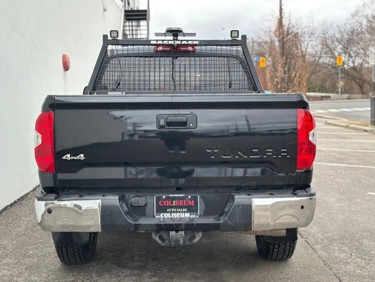 Toyota Tundra снимка Toyota Tundra