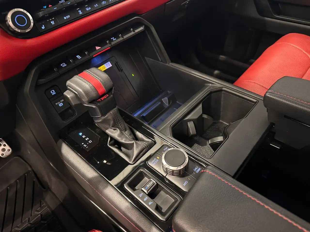 Toyota Tundra снимка Toyota Tundra