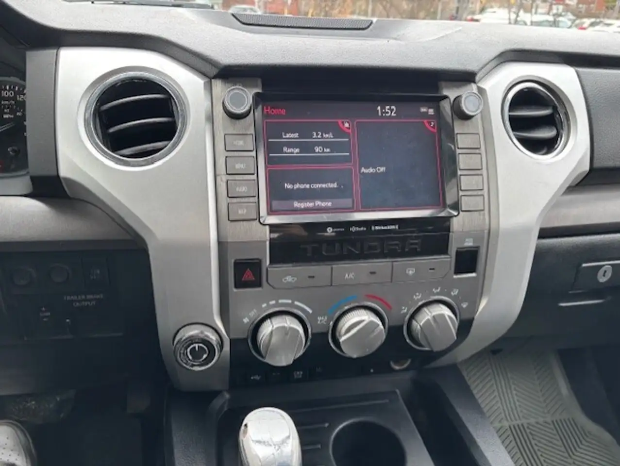 Toyota Tundra снимка Toyota Tundra