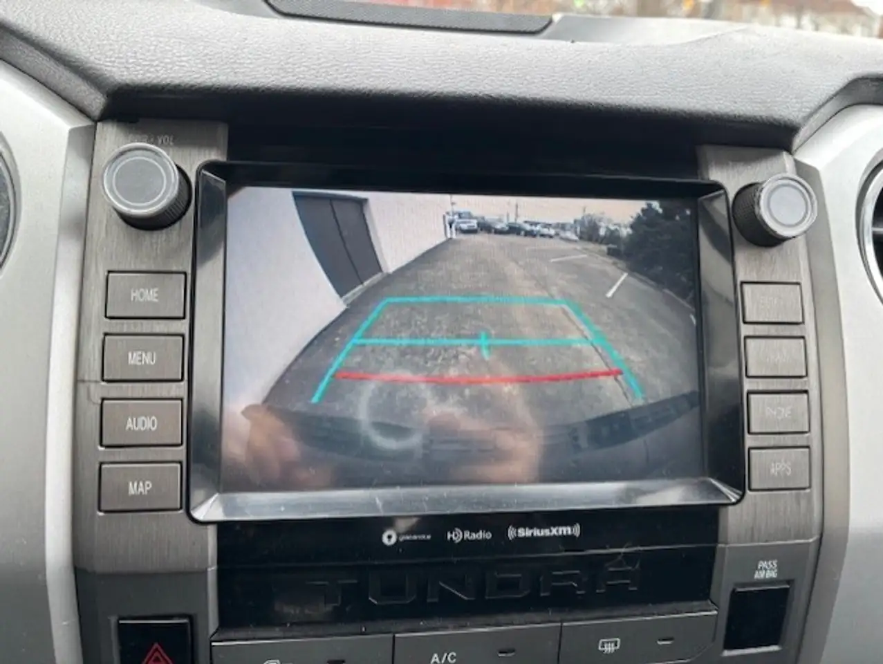 Toyota Tundra снимка Toyota Tundra