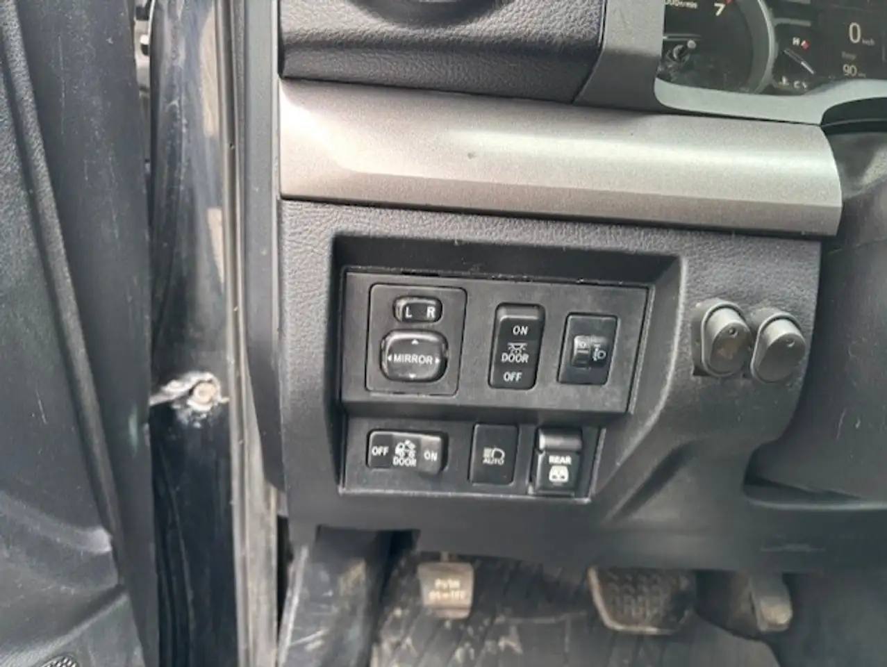 Toyota Tundra снимка Toyota Tundra