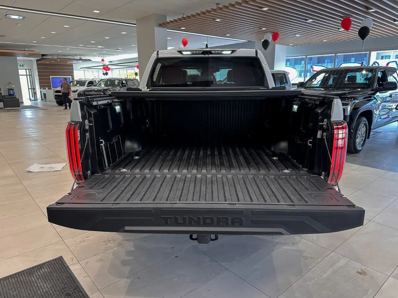 Toyota Tundra снимка Toyota Tundra