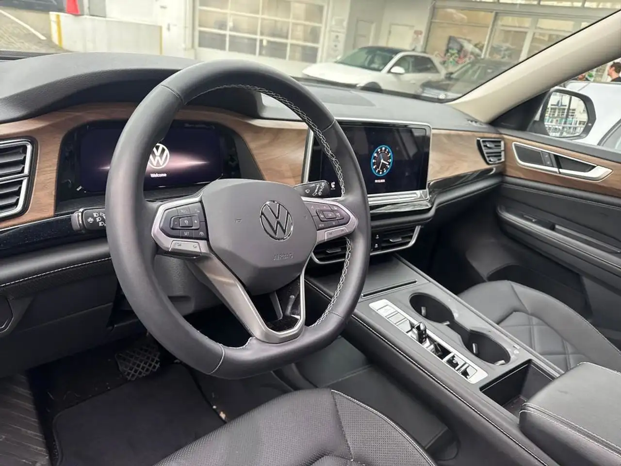 Volkswagen Atlas снимка Volkswagen Atlas