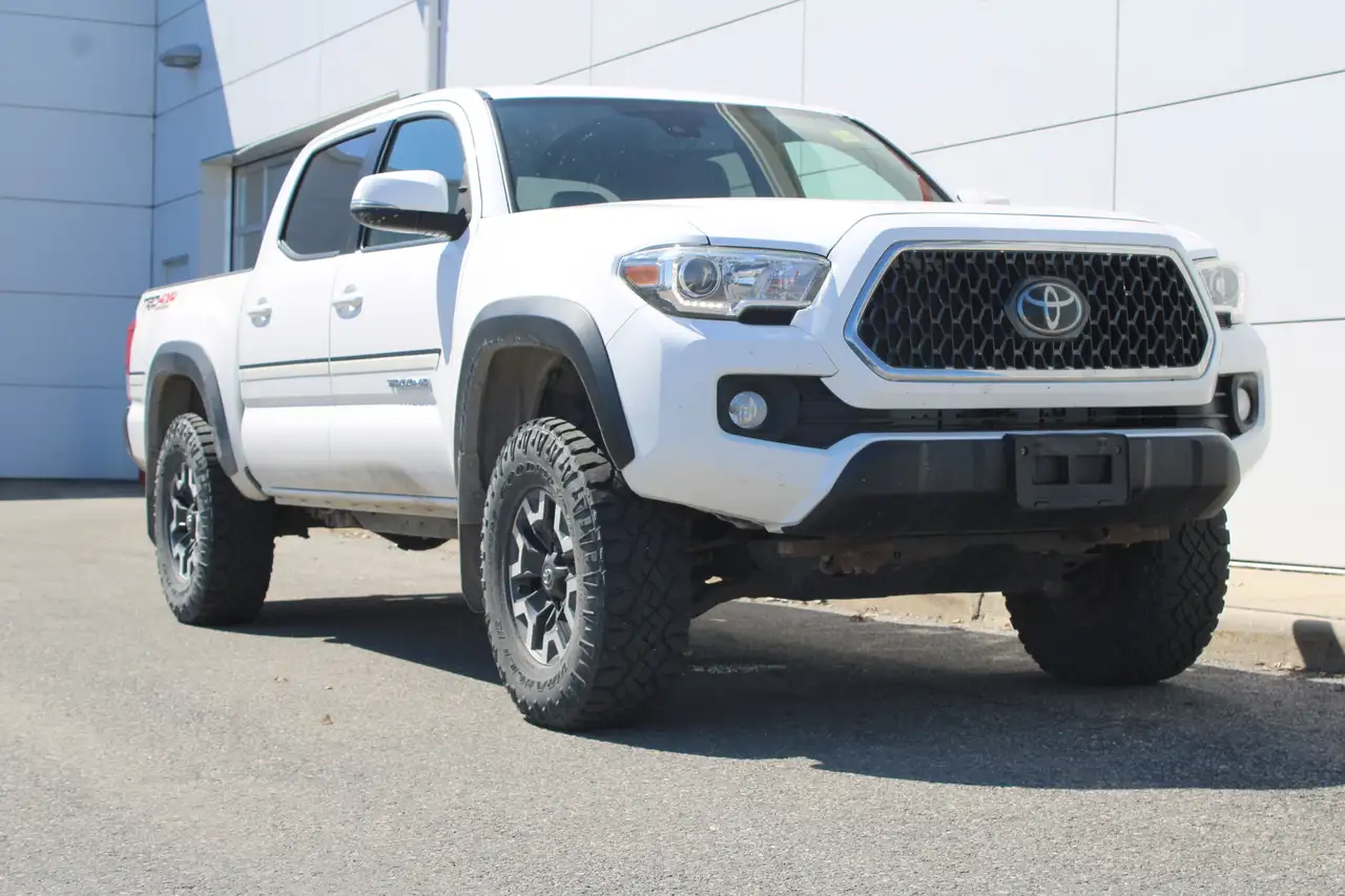 Toyota Tacoma снимка Toyota Tacoma
