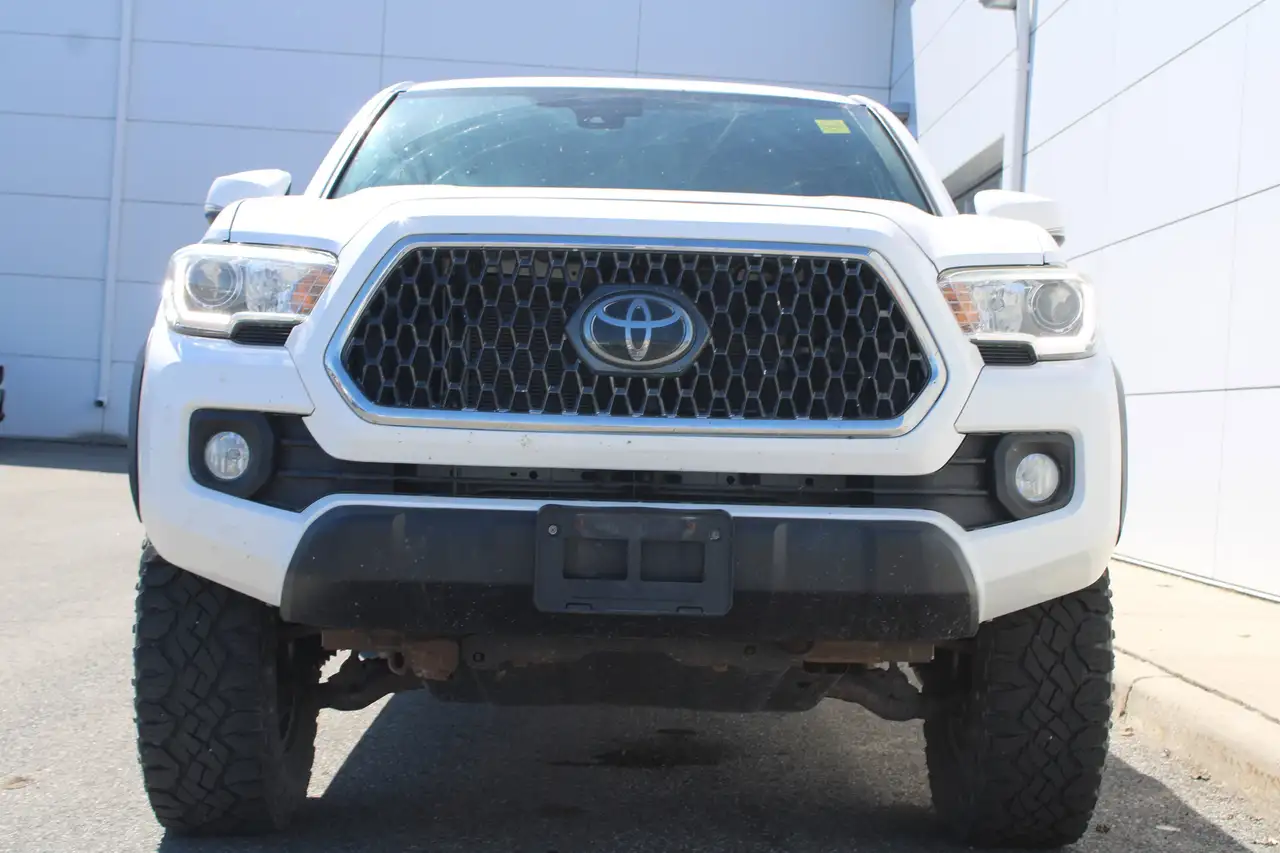 Toyota Tacoma снимка Toyota Tacoma