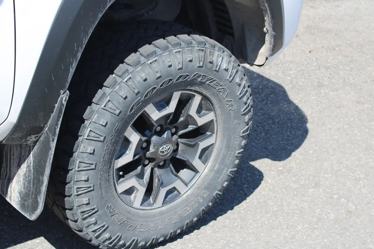 Toyota Tacoma снимка Toyota Tacoma