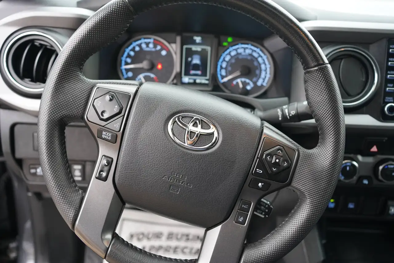 Toyota Tacoma снимка Toyota Tacoma