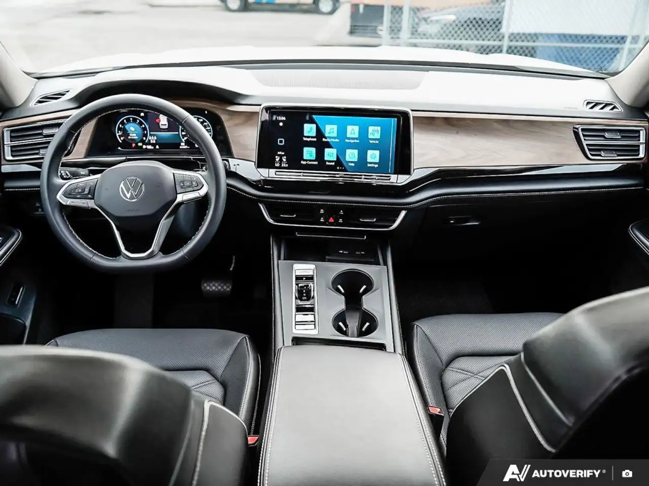 Volkswagen Atlas снимка Volkswagen Atlas