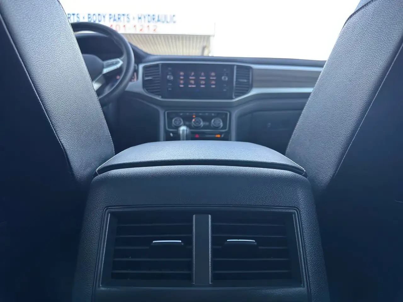 Volkswagen Atlas снимка Volkswagen Atlas