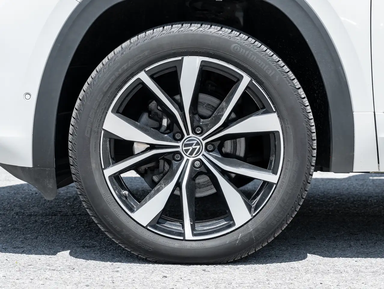 Volkswagen Atlas photo Volkswagen Atlas