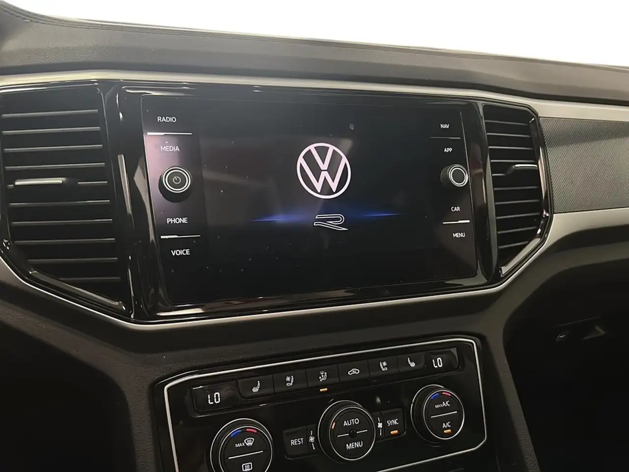 Volkswagen Atlas photo Volkswagen Atlas