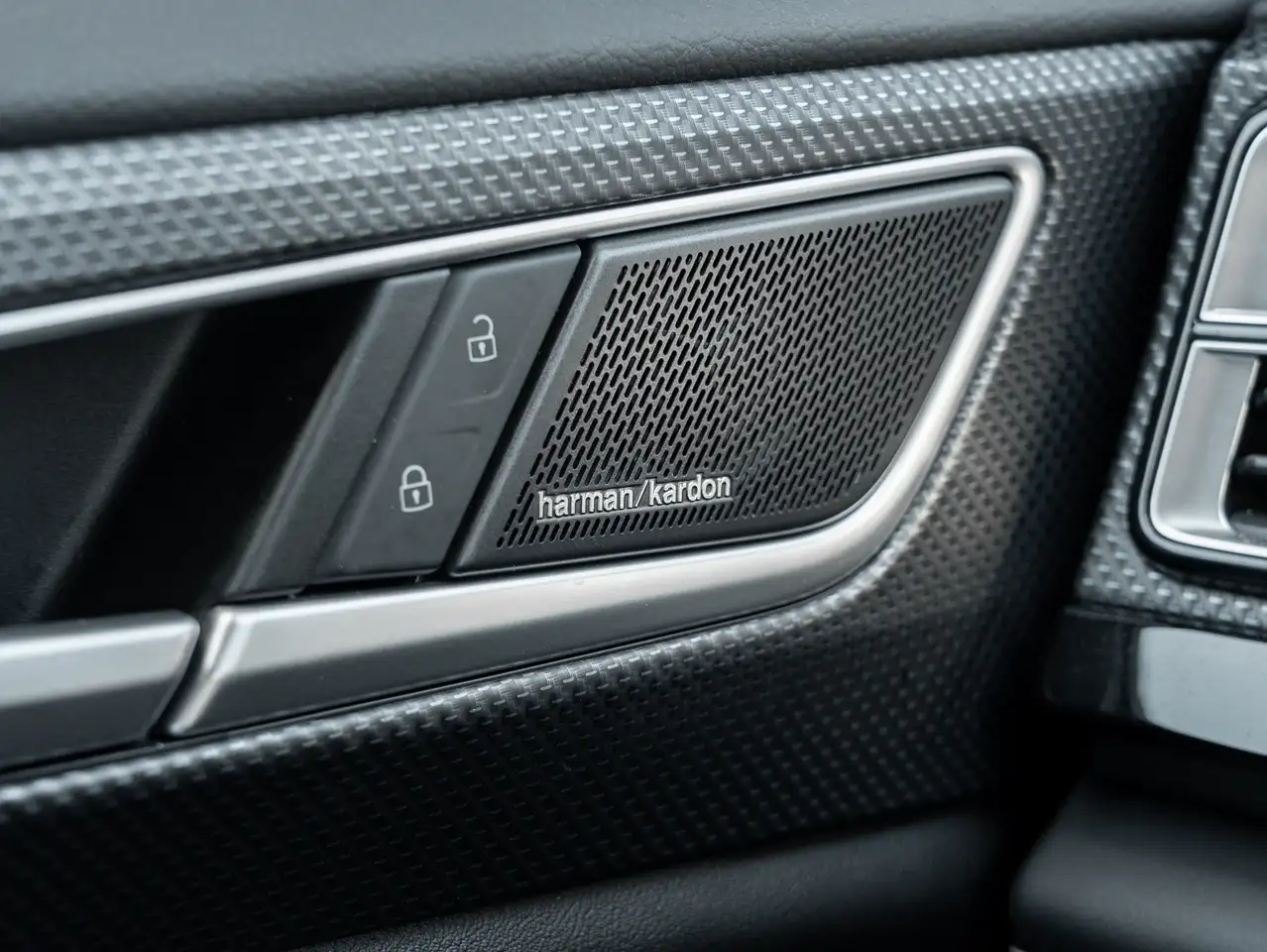 Volkswagen Atlas photo Volkswagen Atlas