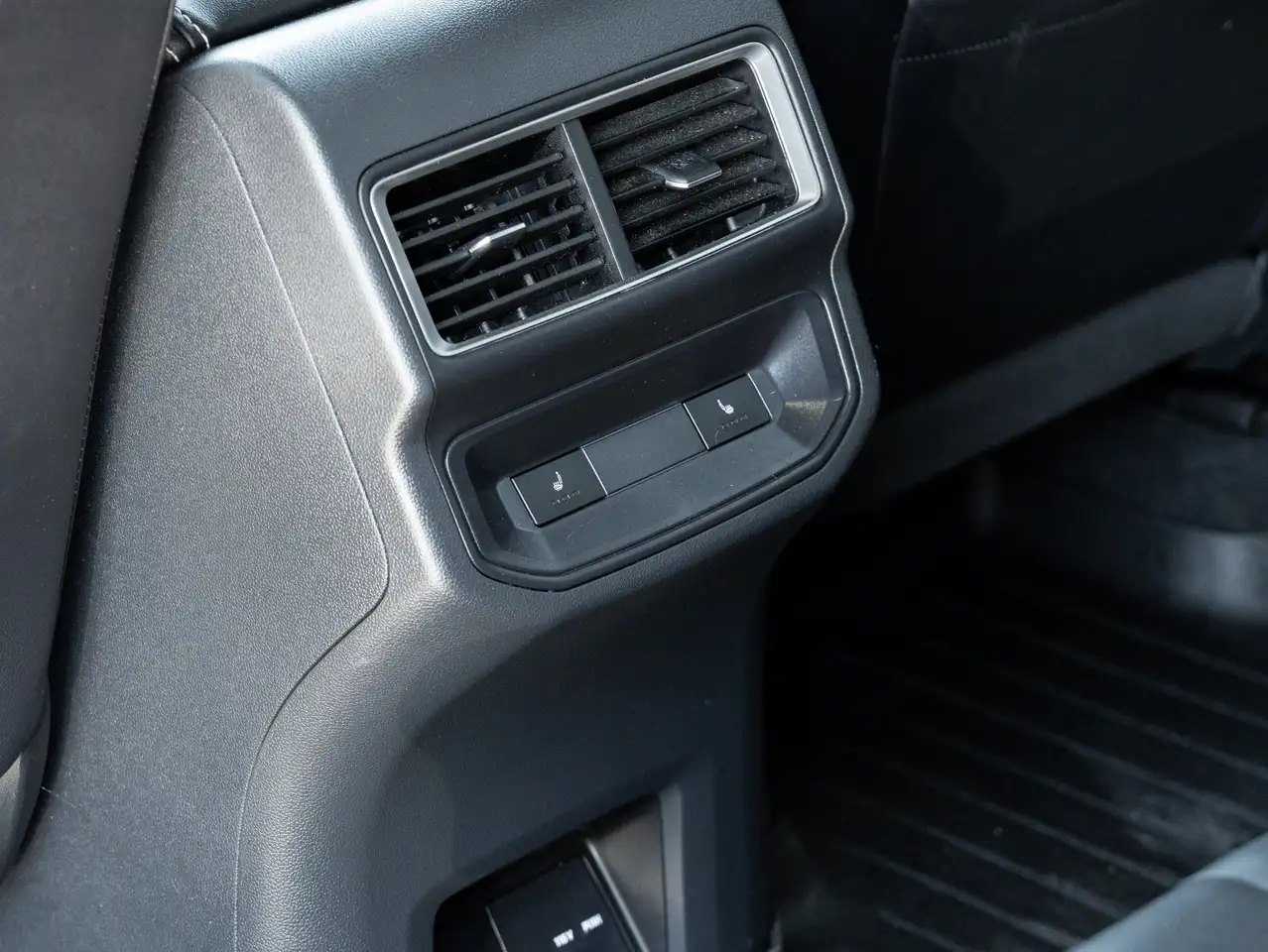 Volkswagen Atlas photo Volkswagen Atlas
