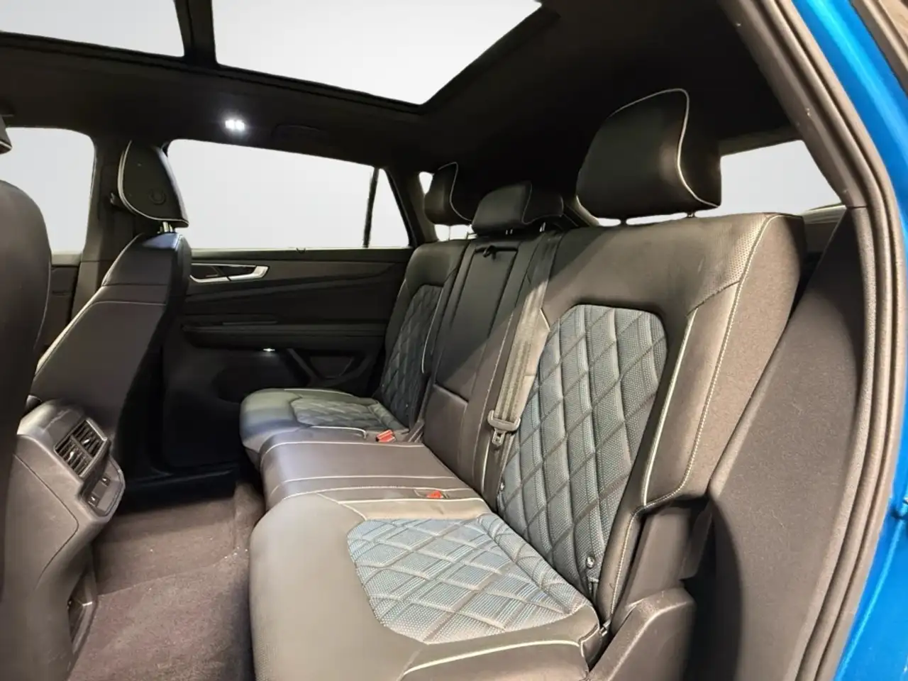 Volkswagen Atlas photo Volkswagen Atlas