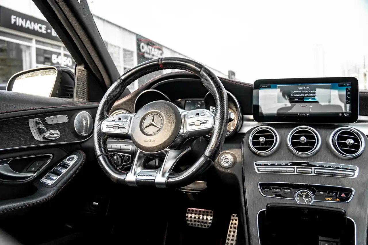 Mercedes-Benz C-Class снимка Mercedes-Benz C-Class
