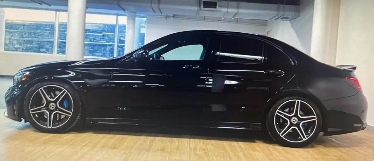 Mercedes-Benz C-Class снимка Mercedes-Benz C-Class