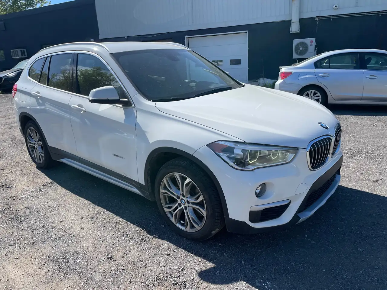 BMW X1 photo BMW X1