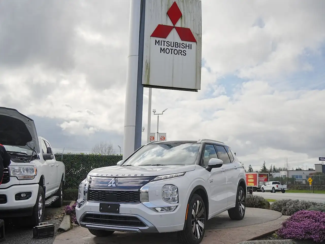 Mitsubishi Outlander снимка Mitsubishi Outlander