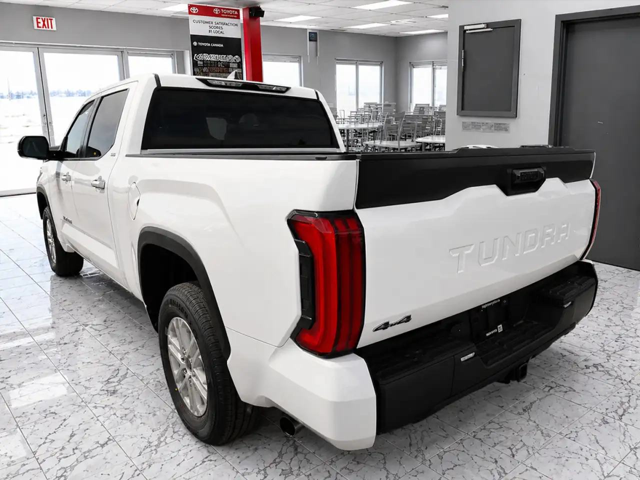 Toyota Tundra снимка Toyota Tundra