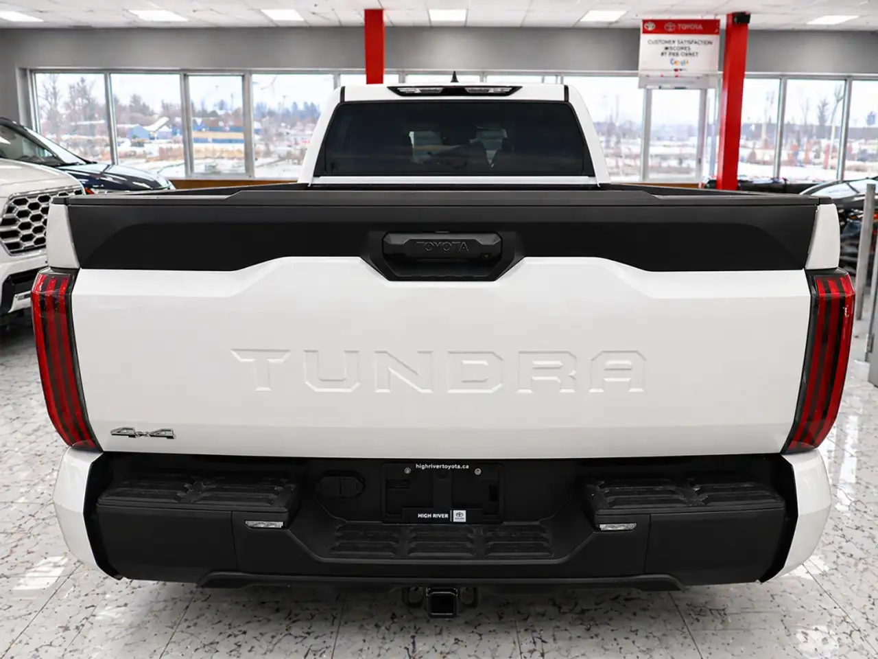 Toyota Tundra снимка Toyota Tundra