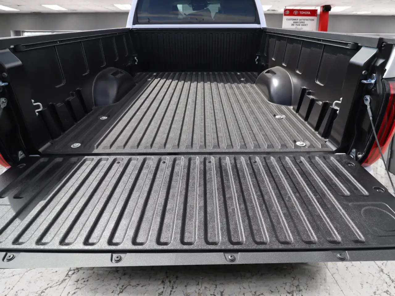 Toyota Tundra снимка Toyota Tundra