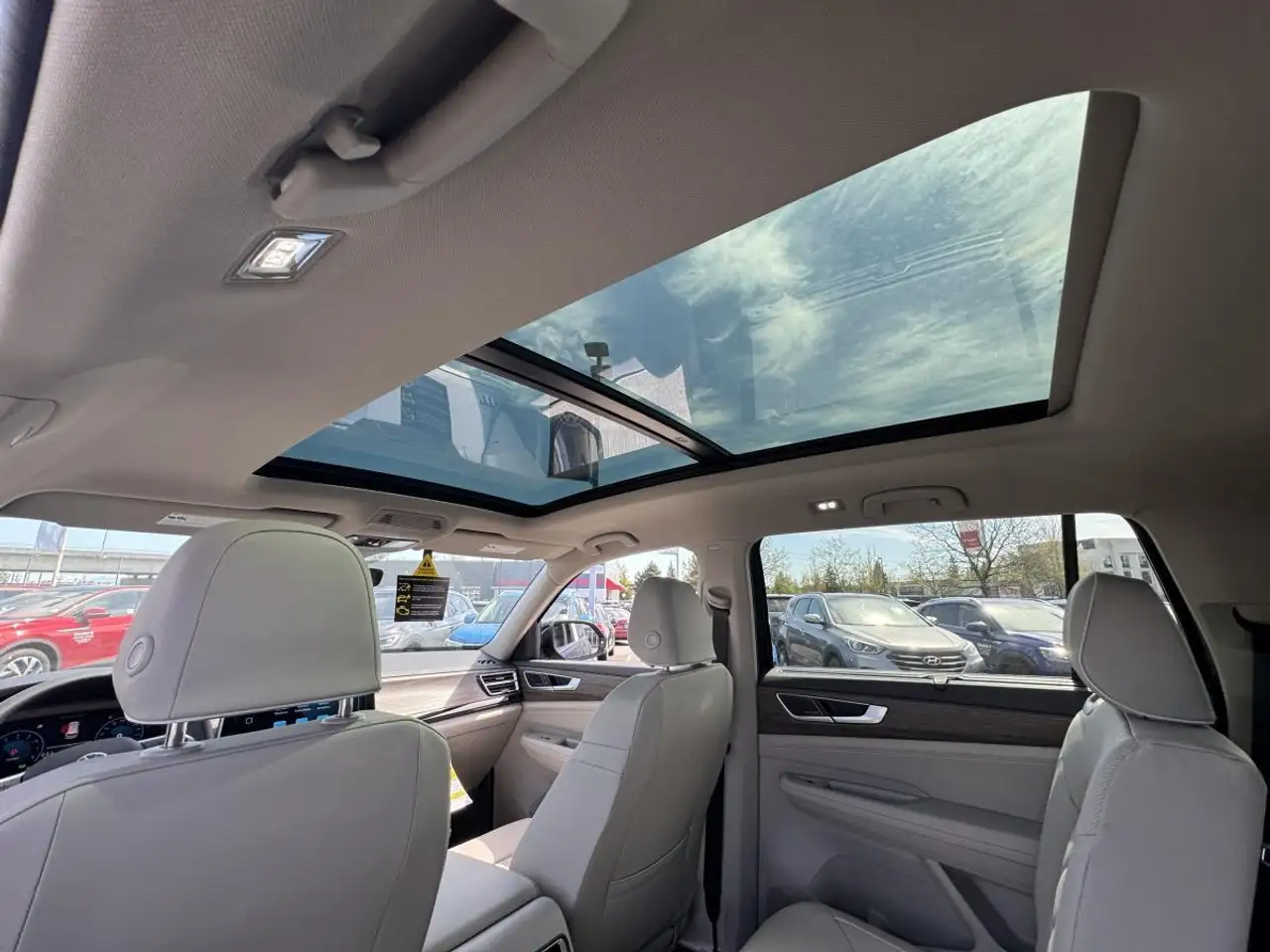 Volkswagen Atlas снимка Volkswagen Atlas