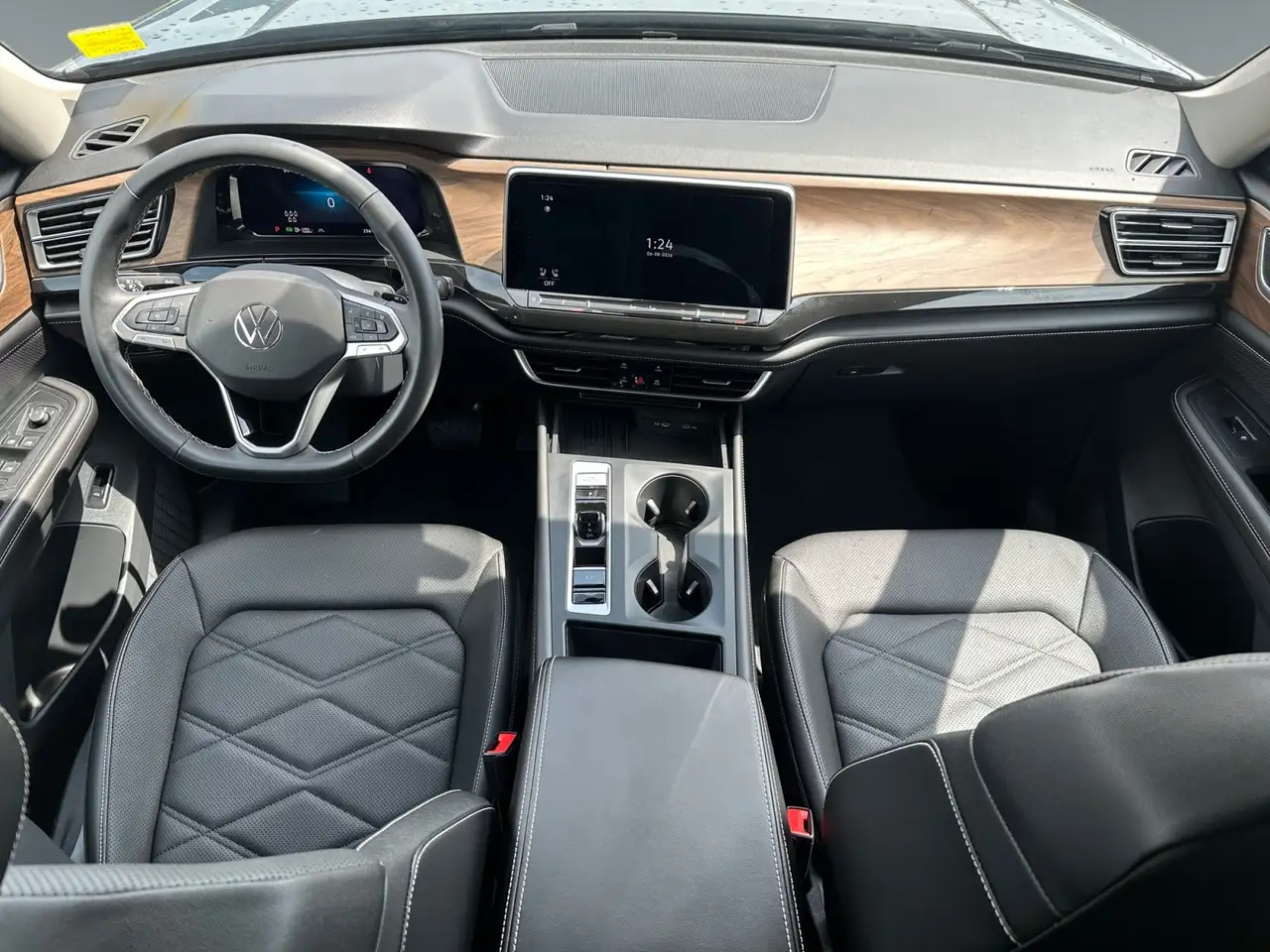 Volkswagen Atlas снимка Volkswagen Atlas