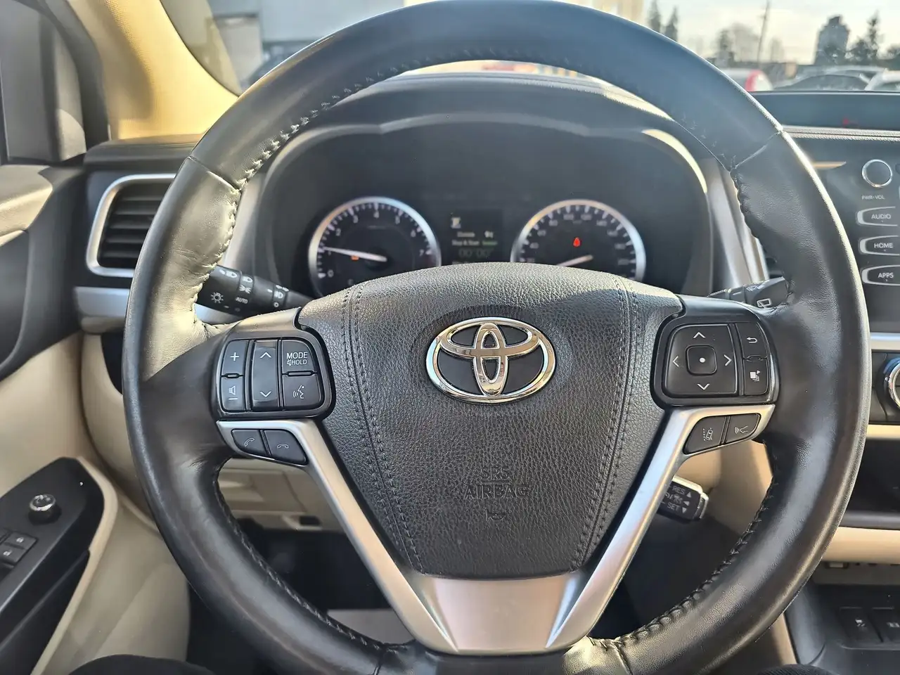 Toyota Highlander снимка Toyota Highlander