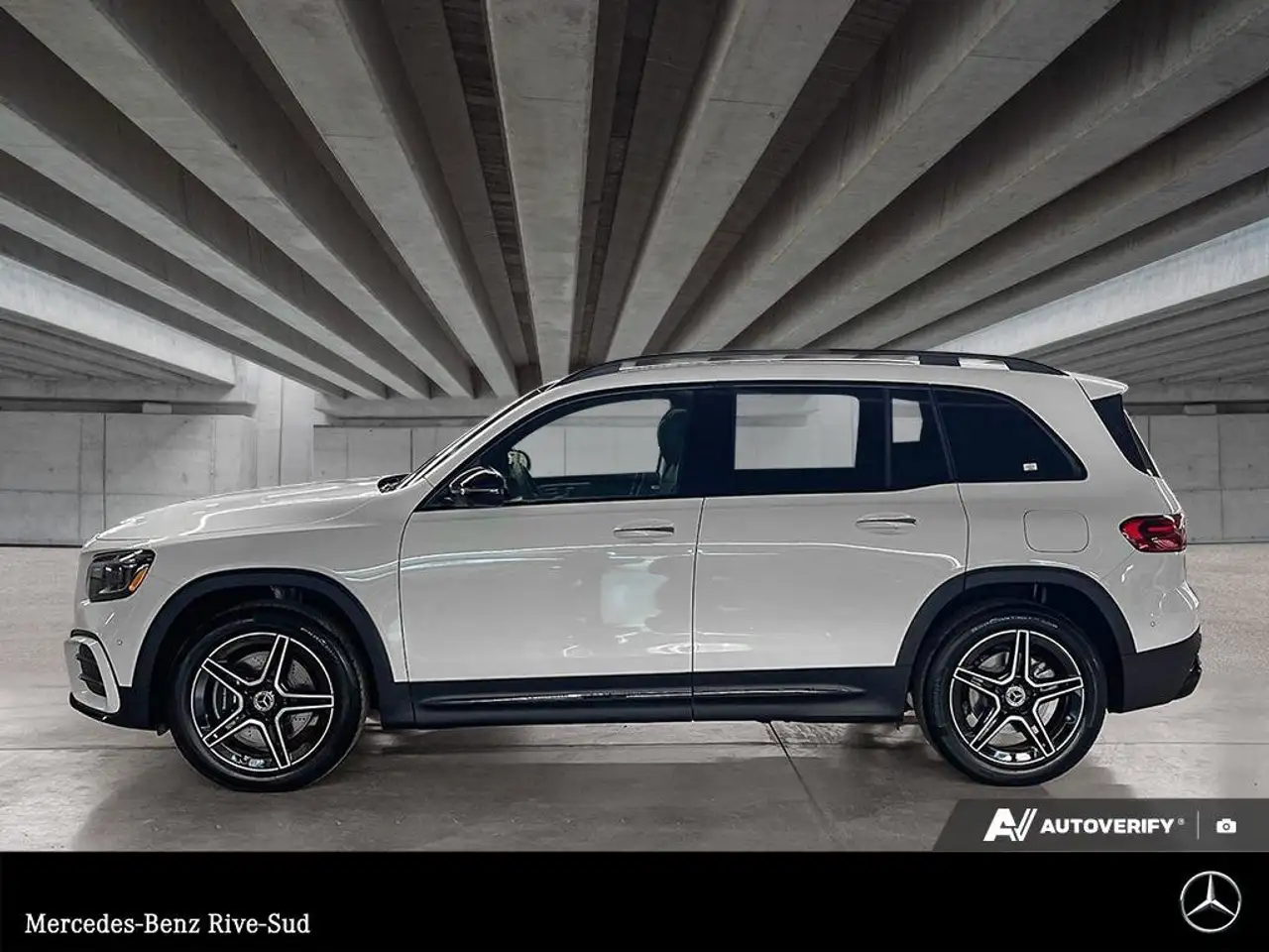 Mercedes-Benz GLB снимка Mercedes-Benz GLB