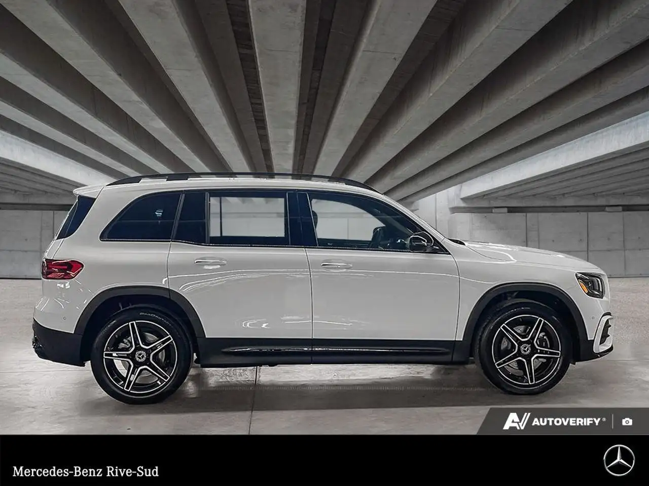 Mercedes-Benz GLB снимка Mercedes-Benz GLB