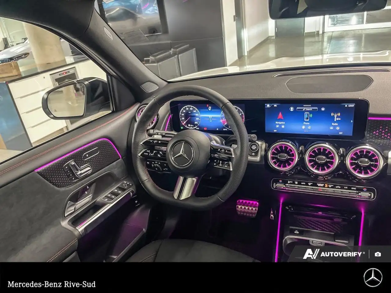 Mercedes-Benz GLB снимка Mercedes-Benz GLB