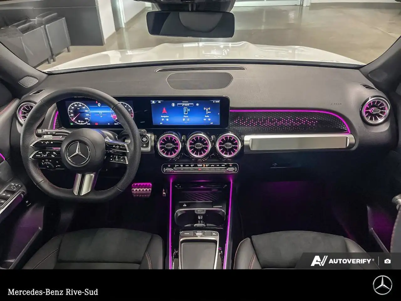 Mercedes-Benz GLB снимка Mercedes-Benz GLB