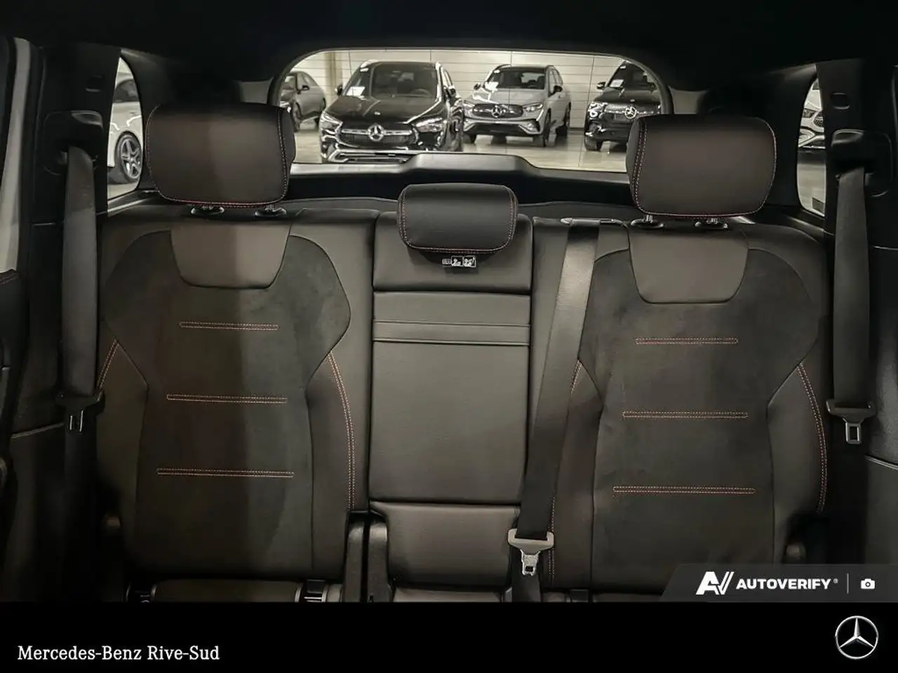 Mercedes-Benz GLB снимка Mercedes-Benz GLB