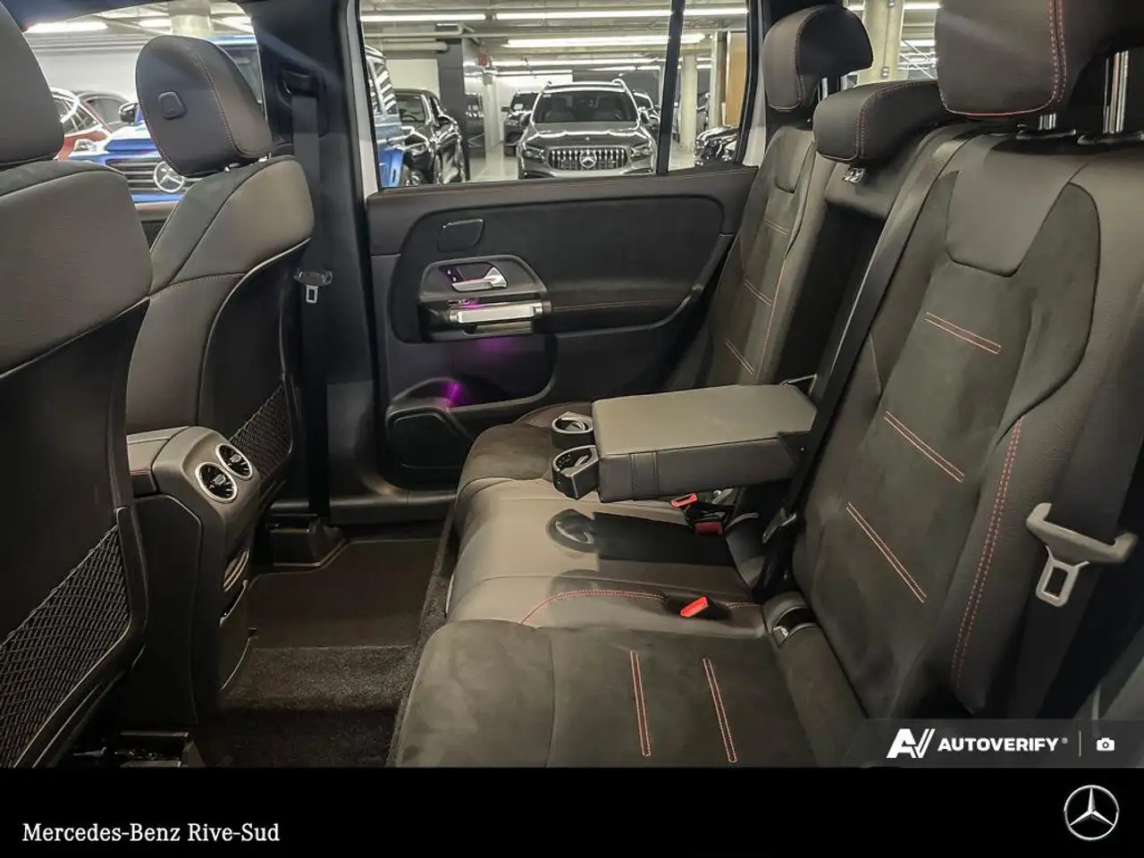 Mercedes-Benz GLB снимка Mercedes-Benz GLB
