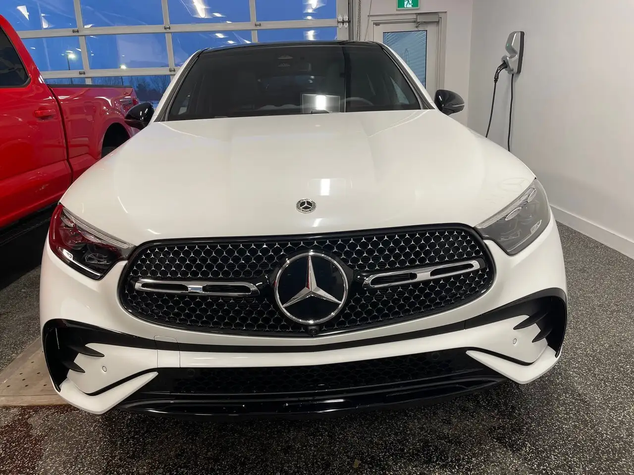 Mercedes-Benz GLC снимка Mercedes-Benz GLC