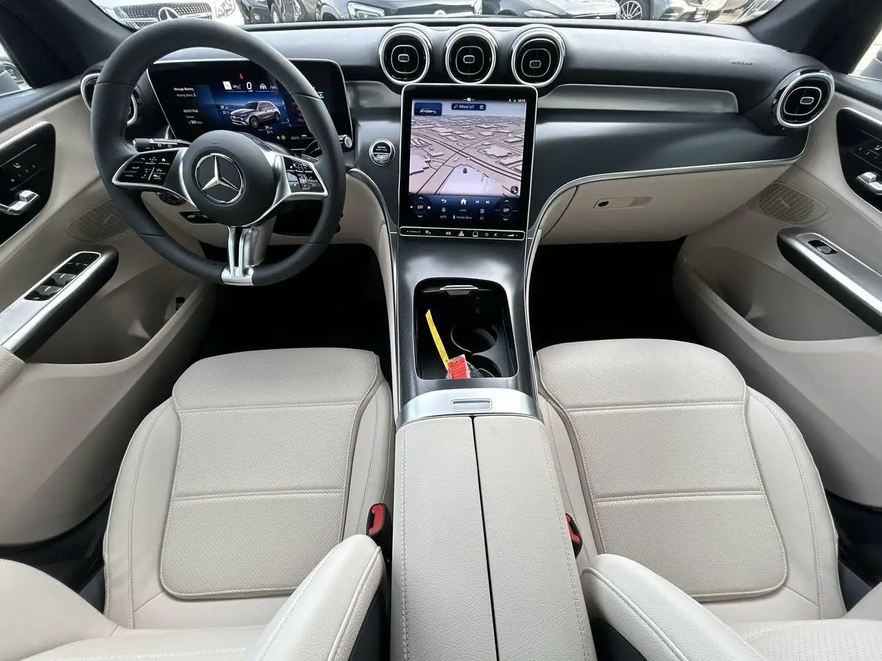 Mercedes-Benz GLC снимка Mercedes-Benz GLC